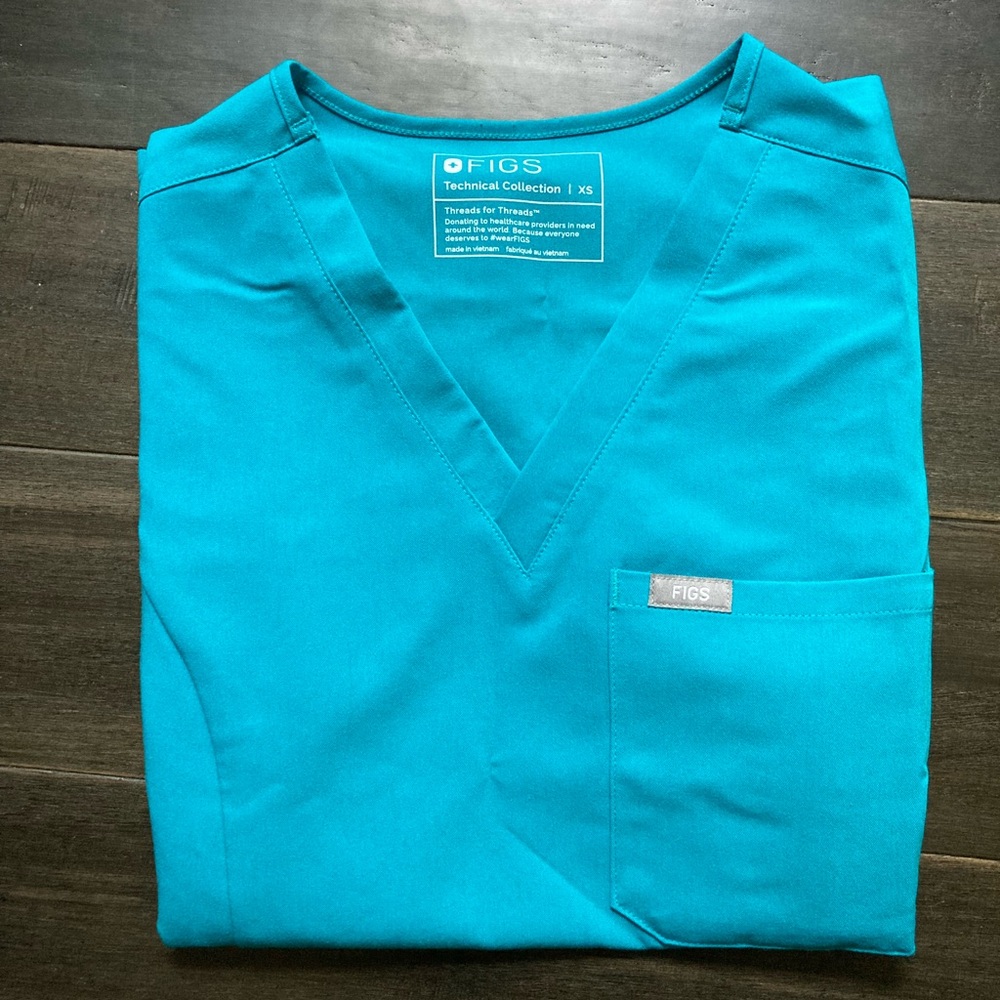 FIGS women's Teal Slim Catarina™ - One-Pocket Scrub Top - XS / Teal